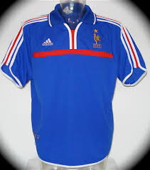 Le nouveau maillot de l équipe france rugby express découvrez les nouvelles tenues équipe d equipe collection football laurent jalabert : Les Maillots De L Equipe De France Pour Les Grandes Competitions A Travers L Histoire