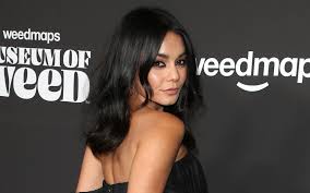 After making her feature film debut in thirteen (2003). Vanessa Hudgens Scharfe Kritik Nach Unangebrachtem Post
