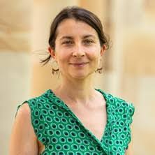 Elin Bell's Instagram, Twitter & Facebook