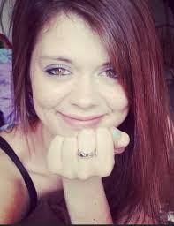 Lara Clay's Instagram, Twitter & Facebook