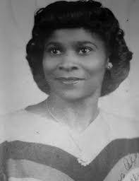 Ellie Wade's Instagram, Twitter & Facebook