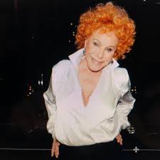 Ornella vanoni, 84 anni, un' età in cui è normale fare la vita dei pensionati, ha scelto una sua tenacissima battaglia contro la vecchiaia. Ornella Vanoni Biografia Brani Discografia Concerti Album Discography Testi