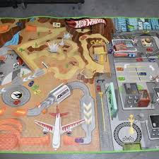 I couldn't have agreed more. Hot Wheels Play Mat Rug Airport City Construction 48 X70 Estatesales Org