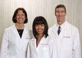 Phoenix Ophthalmology Biltmore Eye Physicians Ophthalmologist Phoenix Az 85018 Ophthalmologist Robert Lab Coat