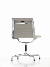 The miniature is part of the vitra miniatures collection and is a popular collectors item. Vitra Stuhl Aluminium Chair Ea 101 In Netzgewebe Stoff Oder Leder Designikonen Designmobel Shop