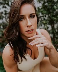 Mallory Kay's Instagram, Twitter & Facebook