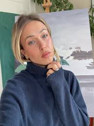 Hi! My name is Elizabeth, and I'm an artist based in Seattle 🎨🌿 I fi...