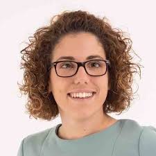 TBS is thrilled to welcome Natalia Román López as our Chief Marketing  Officer! With a decade of extensive B2B marketing leadership experience, Natalia  will oversee our marketing initiatives and the TBS Academy