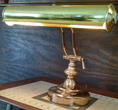 Товар 2 vintage bankers desk lamp emerald green glass shade brass base library office. Thrift Store Finds Vintage Brass Desk Lamp Steemit
