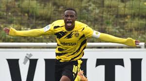 May 30, 2021 · dpa szekesfehervar. Moukoko Beim Bvb Ein Typ Wie Gerd Muller Sport Sz De