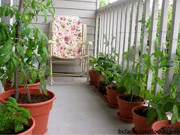 This garden design is quite cool. 10 Tips For Year Round Vegetable Gardens Bc Farms Food