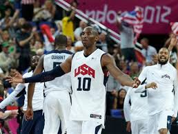 又輸了!擁有頂級球星 kevin durant、damian lillard 領軍的美國奧運夢幻隊繼先前以 87－90 輸奈及利亞後，現在第二場表演賽，又以 83－91 輸給澳洲隊，接連兩敗的美國男籃國家隊，跌破不少人眼鏡，而賽後總教練 gregg popovich 又爆氣與記者發生言語衝突，記者不打斷他的話，還讓波波教練說：「你最好. ä¸–ç±ƒè³½ Kobeä¹Ÿçœ‹ä¸ä¸‹åŽ»å•ç¾Žåœ‹éšŠæ˜¯å¦èƒ½3é€£éœ¸ Ettodayé‹å‹•é›² Ettodayæ–°èžé›²