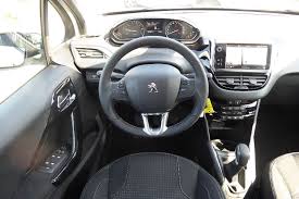 Peugeot 208 Neuve 208 1 2 Puretech 82ch Allure 5p Peinture Nacre Roue De Secours Accoudoir Moins Chere