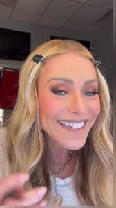 Kelly Ripa La Macarena