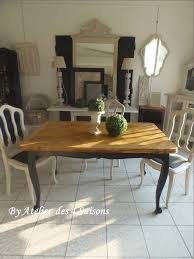 De L Allure En Jouant Le Contraste Du Noir Par L Atelier Des 4 Saisons Salle A Manger Moderne Table Salle A Manger Relooking Meuble