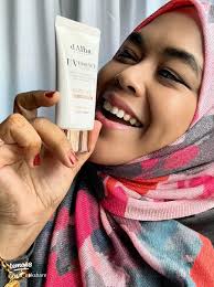 Review Sunscreen d'Alba: Apa Bikin Longsor?