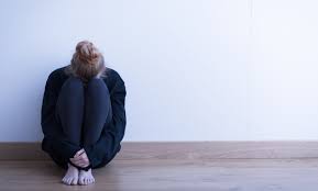 Agoraphobia involves avoidance of situations such as being alone outside of the home; Was Ist Eine Agoraphobie Alle Infos Auf Praxisvita