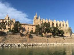 339 € al mese, stanze in appartamenti condivisi. Palma Di Maiorca La Prima Citta Spagnola A Vietare L Affitto Di Case Ai Turisti