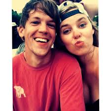 Miranda Workman and Drew Pridmore 's Wedding Website