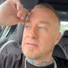 I love you so much @that_rap_guys_wife happy anniversary gorgeous.