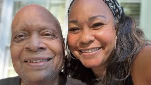 Bondie Gambrell's Instagram, Twitter & Facebook