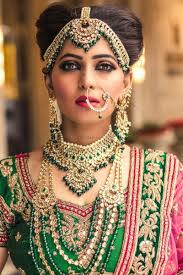 Beautiful Kundan And Green Beads Jewellery For Indian Bride See More On Wedmegood Com Wedmegood Indianbrid Bridal Makeup Bridal Makeup Tutorial Gold Fashion