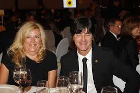 He is an actor, known for tatort (1970), tomorrow starts now (2012) and fifa confederations cup russia 2017 (2017). Daniela Low Feiert Frisch Erschlankt In Berlin B Z Berlin