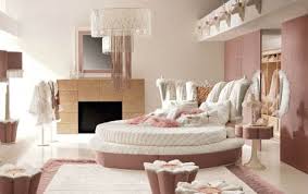 Unsere möbel sind von der ikea brusali serie. 30 Ideen Fur Zimmergestaltung Im Barock Authentisch Und Modern Freshouse