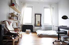 Wählen sie aus 3533 möblierten wg zimmer in berlin aus | vergleichen sie zwischenmiete 1,2,3,4,5 zimmer wohnung ab 395 € pro monat! Grosses Helles Wg Zimmer In Berlin Mit Minimalistischem Bett Wgzimmer Einrichtung Schlafzimmer Bett Regal Bucherregal Bedroom Wg Zimmer Wohnung Wohnen