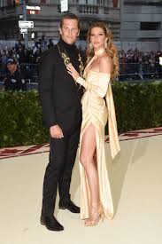 The former victoria's secret model wasn't brady's only family member in the crowd. Gisele Bundchen Released A Never Before Seen Wedding Photo For Her 10th Anniversary Gisele Bundchen And Tom Brady Wedding Photo