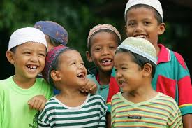 Bahagia senyum lucu menyenangkan kebahagiaan tersenyum muda orang gadis ceria. Ketika Anak Tiba Tiba Gemar Mengafirkan Orang Lain Fenomena Apa Ini