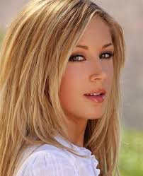 It draws attention to the person, brightens up any hairstyle, and makes the person ash blonde hair has become increasingly popular over the past few years, and it's clear to see why. Pin On Hair