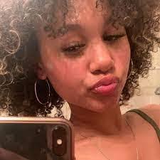 Ardelle Bonds's Instagram, Twitter & Facebook