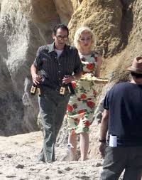 Publication the sunday times, which took place prior to her split from ben affleck, ana de armas — who will play the legendary screen siren in the upcoming film blonde — shared that it took months. Ana De Armas Plays The Role Of Marilyn Monroe While Filming On The Beach 22 Gotceleb