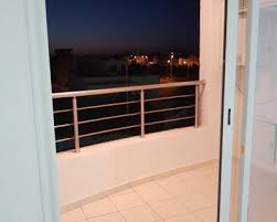 Elle comporte 62 appartements (s+1), (s+2), (s+3), (s+4) et 3 duplex repartis sur tous les blocs, ainsi des locaux commerciaux au rdc exposés sur la voie. Apartment S 1 Jardin De Carthage Apartments In Tunis Tunisia 7 Km From La Marsa