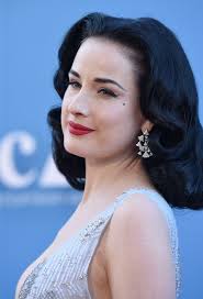 Dita von teese, performing striptease since 1992, is the biggest name in burlesque in the world since gypsy rose lee, and is credited with bringing the art form back into the spotlight with a new sense of. Kinderlose Stars Wir Haben Keine Kinder Und Auch Kein Problem Damit Brigitte De