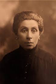 Hi, I hope it's ok to post this request. I was looking through old family  photos and found photos of my grandmother's (Sadie Kastenbaum Bienenfeld  Haut) second husband, Morris Haut (d. 1968,