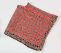 Hier erfahrt ihr wie ein leichter poncho für kinder schnell gestrickt wird. Strickanleitung Poncho Charlotte 3 Grossen Bellalotta Poncho