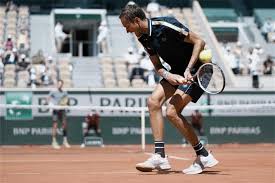 Wo sie gegen die polin iga swiatek. Favoritensiege Bei French Open Medwedew Und Swiatek Weiter
