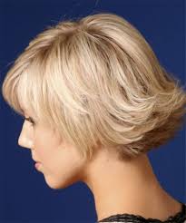 Transform into a sparkly fairy with an enchanting pixie cut and a metallic silver shade that fades out from your roots. Back View Of Flipped Hairstyle Short Wavy Hair Medium Hair Styles Hair Styles