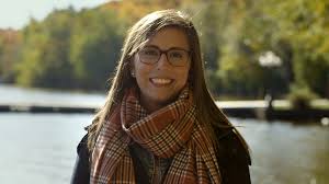 L'amour est dans le pré 2021 candidates. L Aventure Se Poursuit Pour Emilie A L Amour Est Dans Le Pre Le Reflet