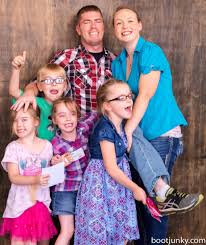 Bouncing back: A Reserve Citizen Airman's journey from near homelessness >  944th Fighter Wing > Display