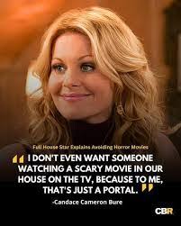 Kelsey Hoyle's Instagram, Twitter & Facebook