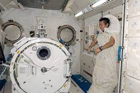 La station spatiale internationale (iss) est une station orbitale issue d'un assemblage démarré dans l'espace en 1998 sous la houlette de la nasa. Le Sommeil Dans L Espace Agence Spatiale Canadienne