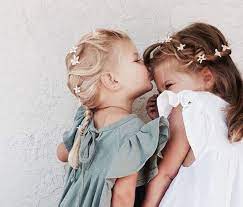 Coiffure enfant mariage les meilleures coupes de cheveux garcon et. 25 Jolies Coiffures De Mariage Pour Petites Filles