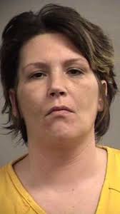 Woman assaults, robs man who let her stay in his home