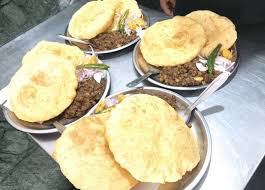 A mix of chana masal and bhatura meals. 20 Places Serving The Best Chole Bhature In Delhi Updated For 2020