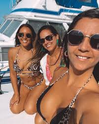 Jessica Bitton's Instagram, Twitter & Facebook