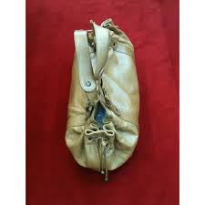 Sac gerard darel occasion pas cher darlenemerkler com a main 24 heures à 24h en cuir camel 3863407 mini bowling le galeries vente sur sacastar livraison. Sac Gerard Darel 24 Heures En Cuir Camel