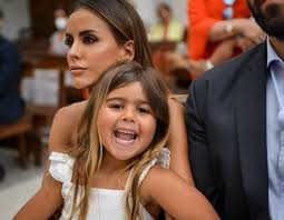 Foi ao lado da irmã, mariana patrocínio «carolina patrocínio está à espera do primeiro filho. Y0pscmo6d 3cdm